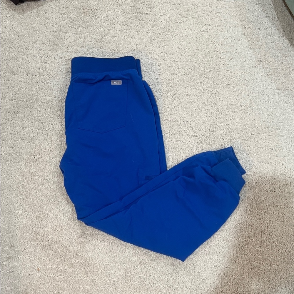 Small peptite length FIGS jogger scrub bottoms